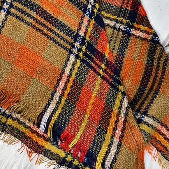 5⭐️Rated! Cozy Plaid Blanket Scarf - Picture 4 of 8